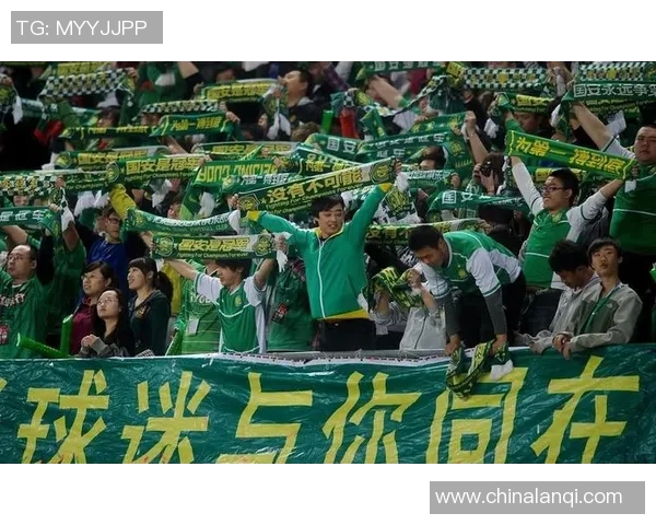 中国足球史上最奇葩球星揭秘：荒诞的表现与意外的成就